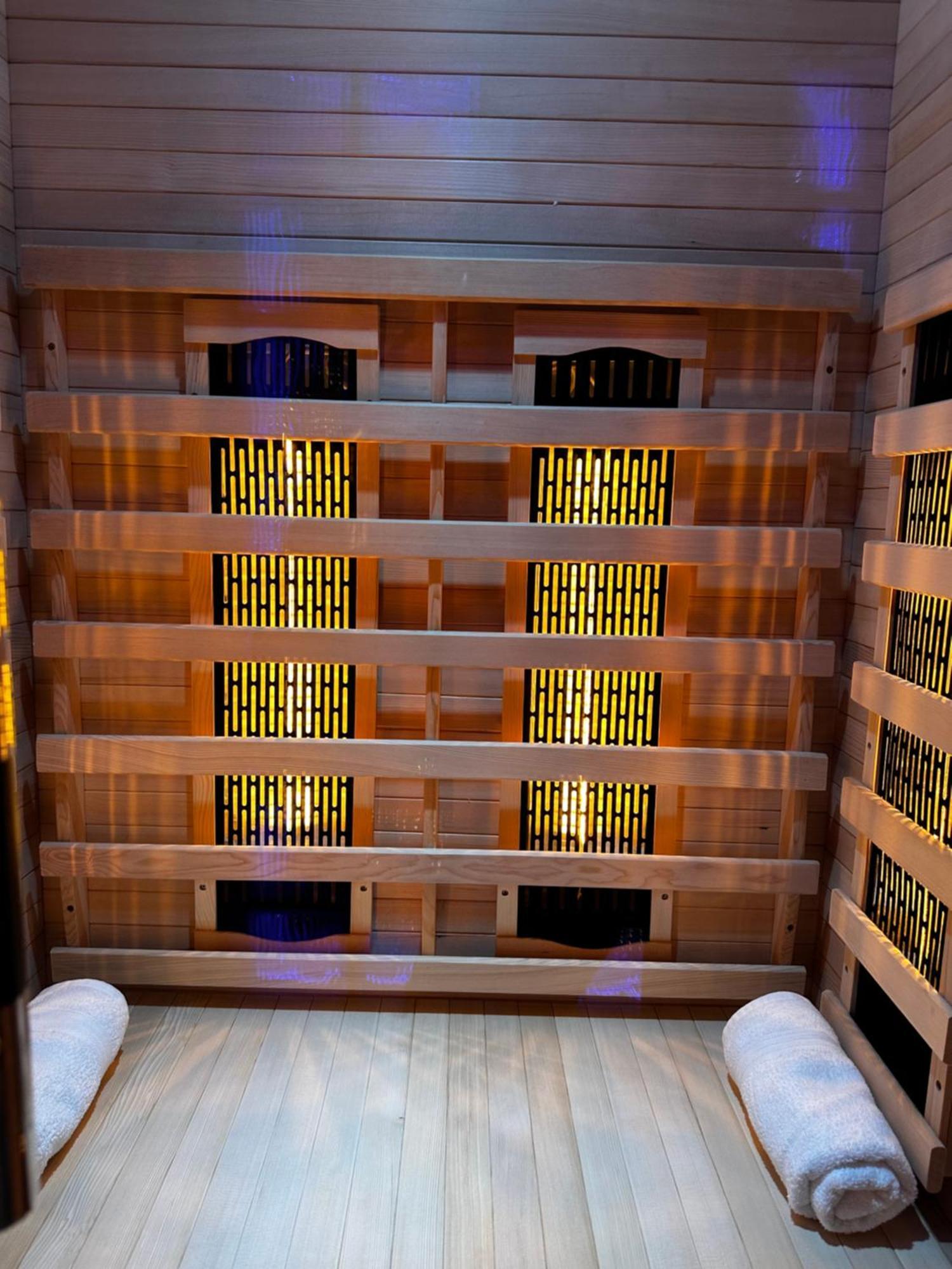 Stylish Natural With Sauna - Heroes Square Apartment *