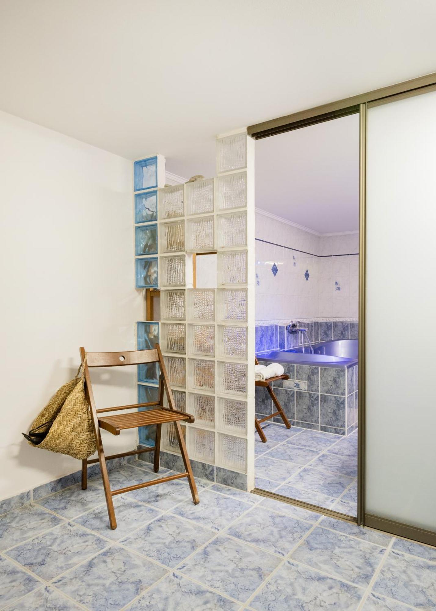 Stylish Natural With Sauna - Heroes Square Apartment Budapest